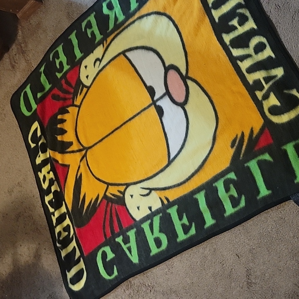 Garfield Fleece Blanket - Picture 3 of 3